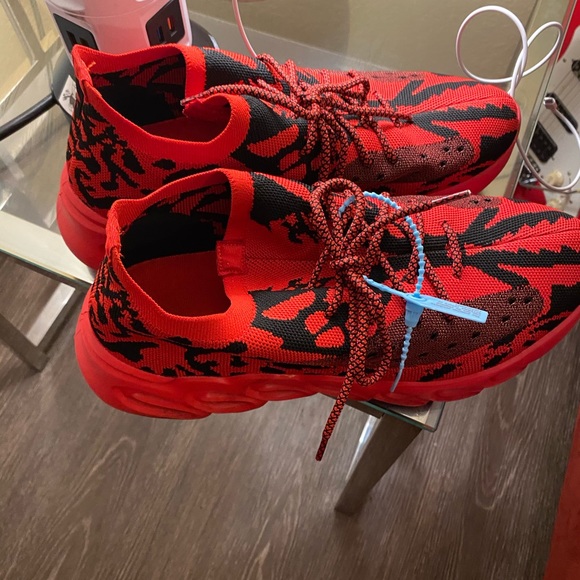 Roblox designer shoes - Picture 3 of 4